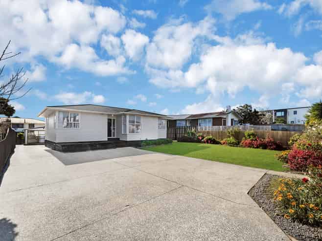 52 Friesian Drive, Mangere