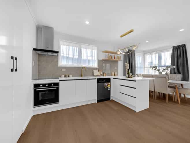 52 Friesian Drive, Mangere