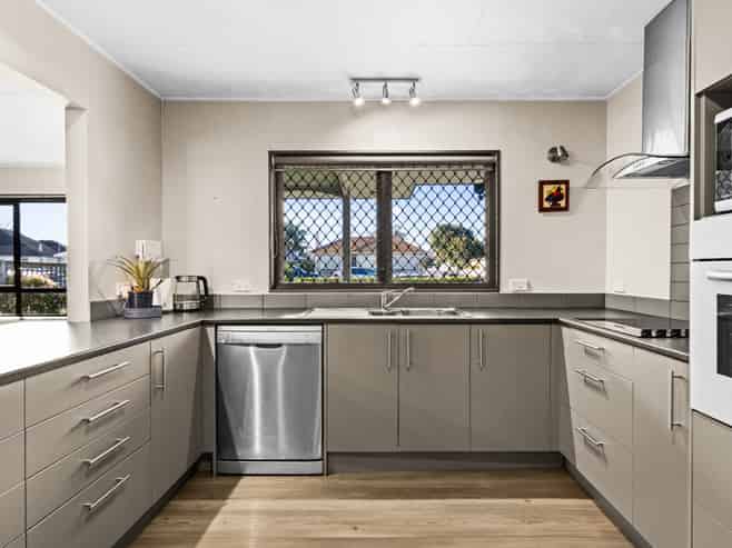 2/400 Ikanui Road, Frimley
