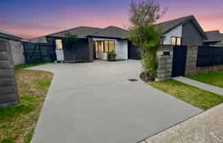 215 Te Okuroa Drive, Papamoa