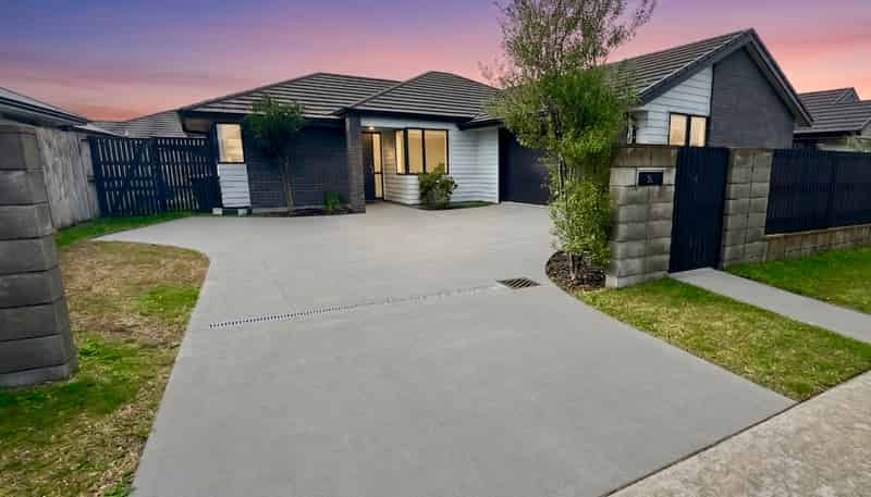 215 Te Okuroa Drive, Papamoa