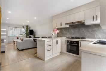8/6 Patterson Street, Sandringham