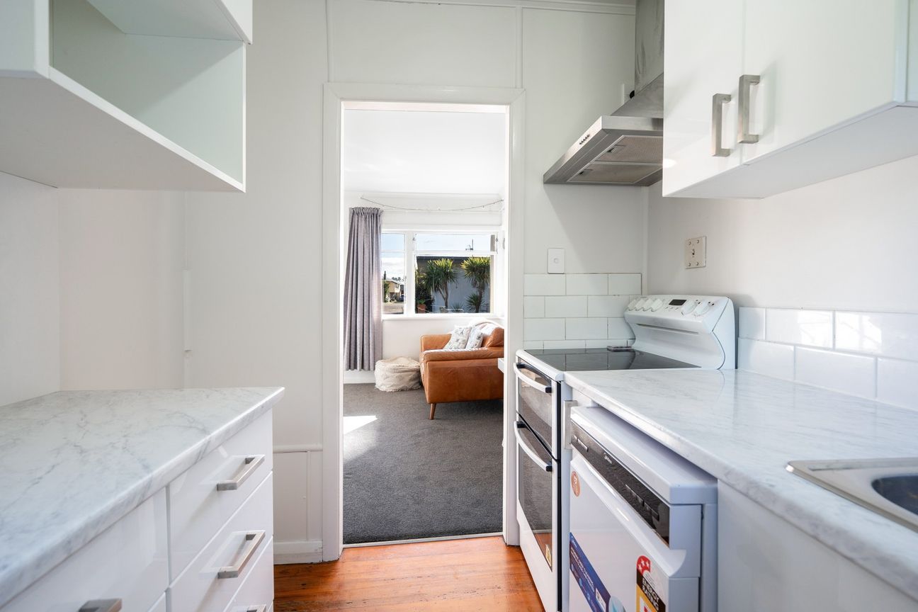 North-facing Sun Trap, Freehold, Walk to the Beach - Widok 3