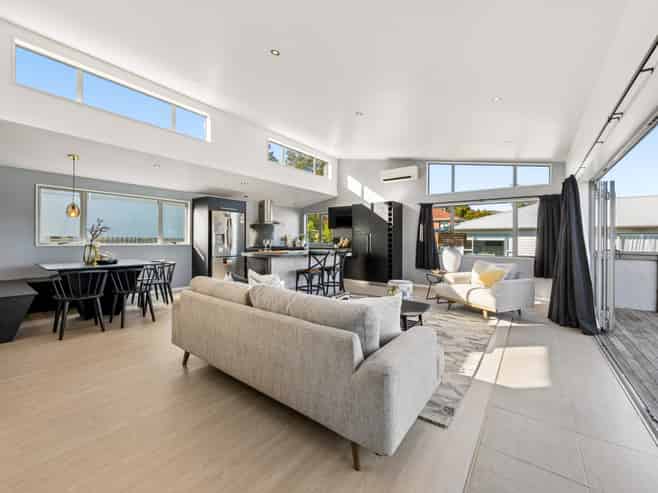 8A Norman Road, Titirangi