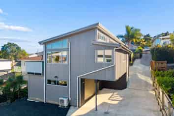 8A Norman Road, Titirangi