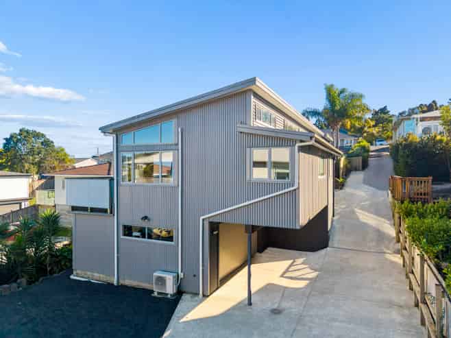 8A Norman Road, Titirangi