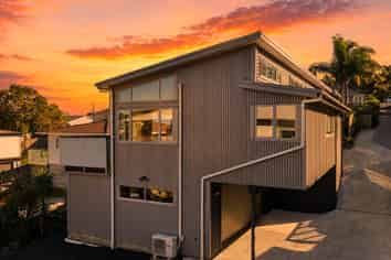 8A Norman Road, Titirangi