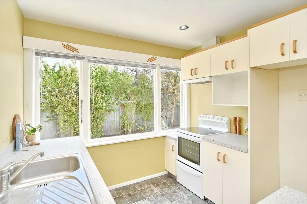 Spacious 6 Bed 3 Bath double garage house - Widok 3