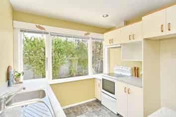 17 Bateman Avenue, Bryndwr