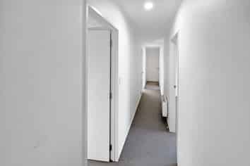 5A Saint Leger Close, Huntington Park