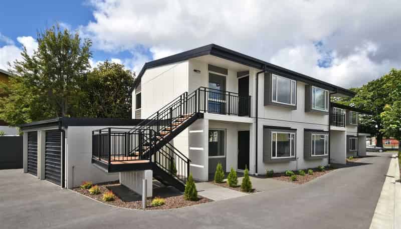 8/153 Hastings Street East, Waltham