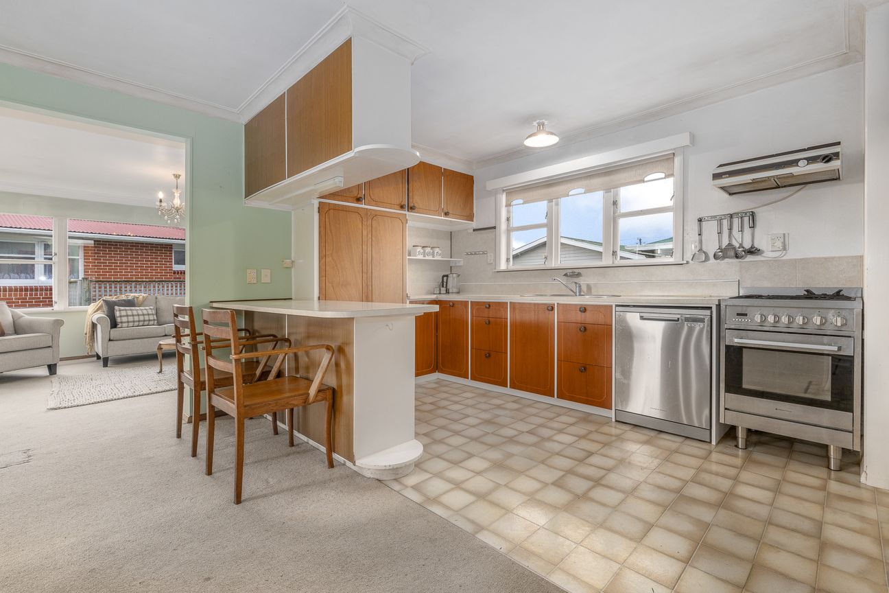Loved Family Home in a Prime Levin Location - Fler