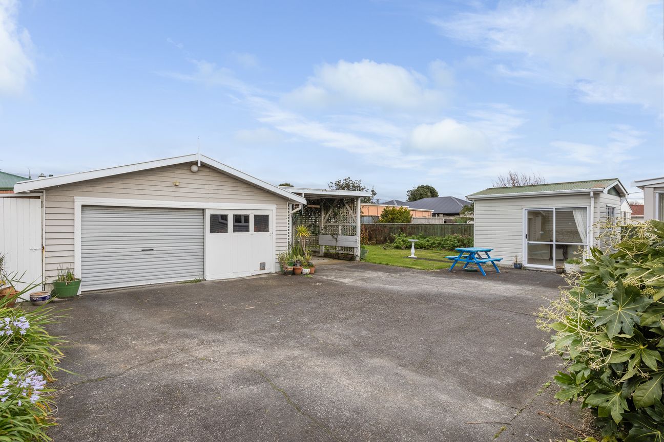 Loved Family Home in a Prime Levin Location - Bild 2