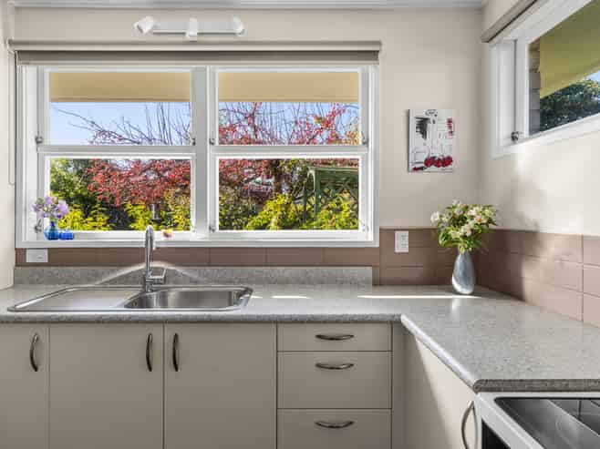9 James Cook Street, Havelock North