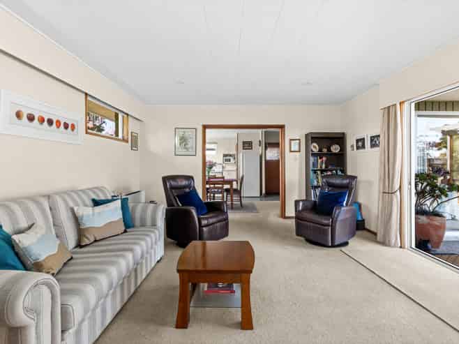 9 James Cook Street, Havelock North