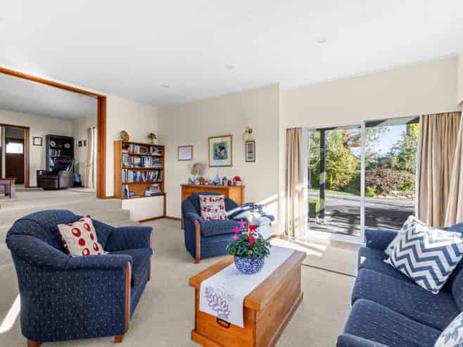 9 James Cook Street, Havelock North