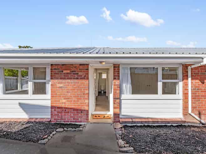 1&2/51 Felton Matthew Avenue, Saint Johns