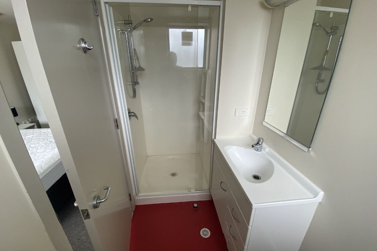 One-Bedroom Studio – Perfect for Easy Living! - Meer