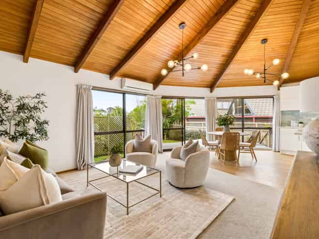 1/10 Dayspring Way, Pakuranga