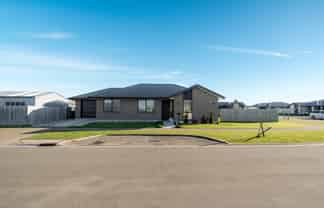 5 Scully Place, Strathern