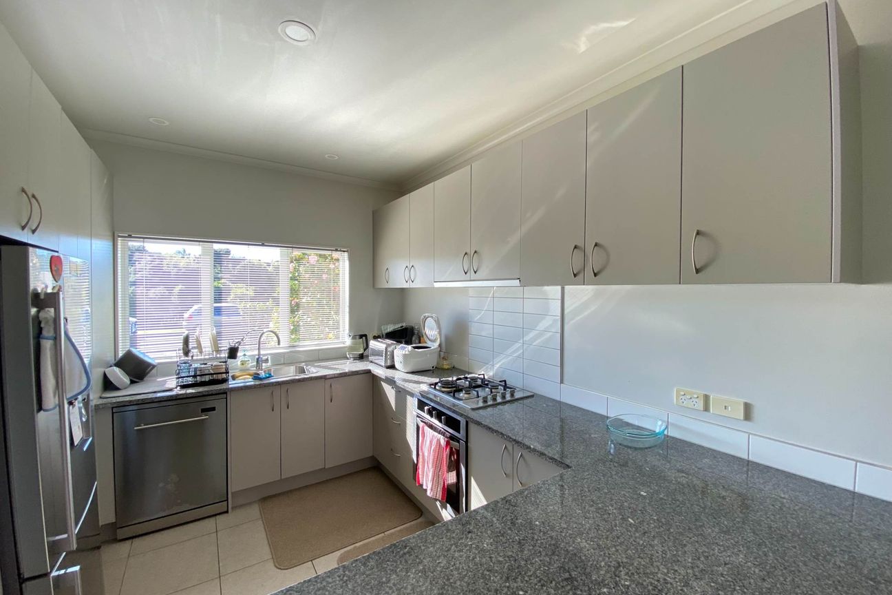 Versatile Living in a Prime Location - Vista 3