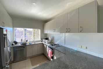 3/10 Salford Crescent, Flat Bush