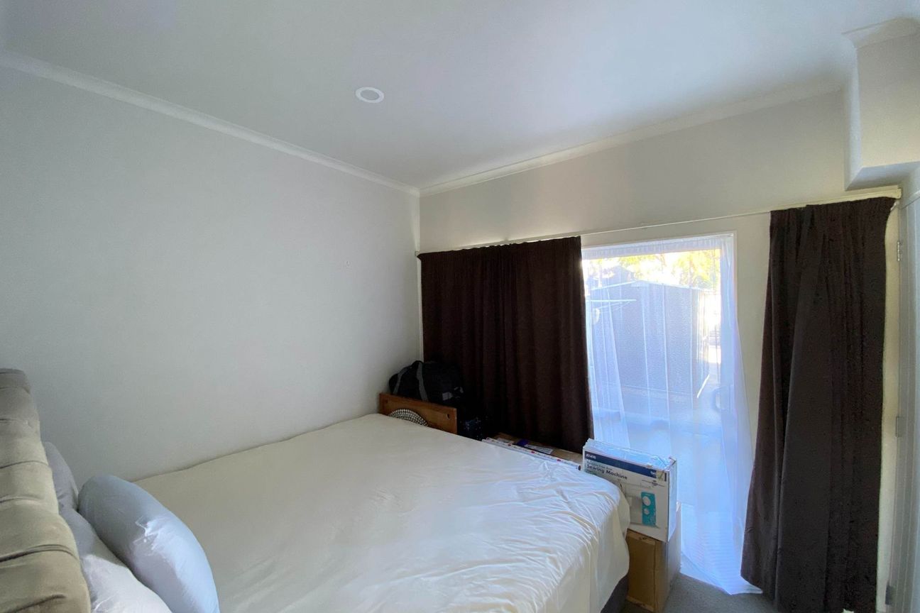 Versatile Living in a Prime Location - Vista 5