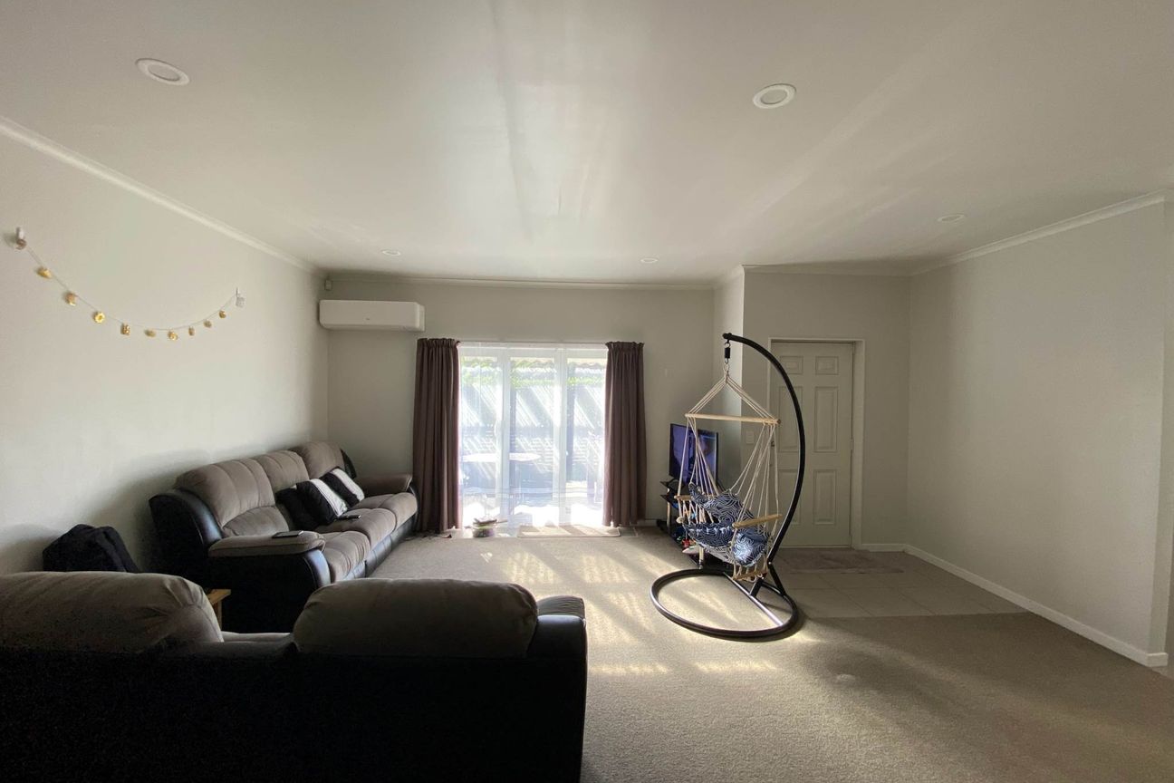 Versatile Living in a Prime Location - Vista 2