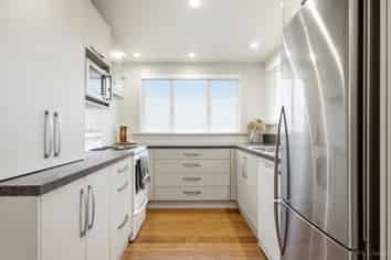 89A Avenue Road, West End