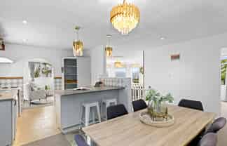 2/259 Major Drive, Kelson