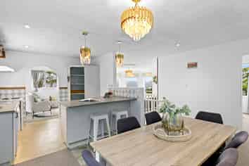 2/259 Major Drive, Kelson