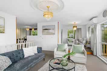 2/259 Major Drive, Kelson