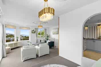 2/259 Major Drive, Kelson