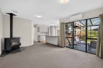 8 Ronald George Place, Parklands