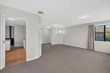 8 Ronald George Place, Parklands