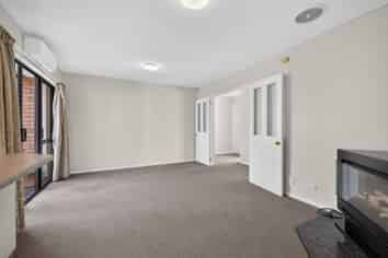 8 Ronald George Place, Parklands