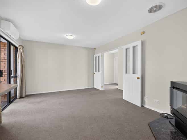 8 Ronald George Place, Parklands