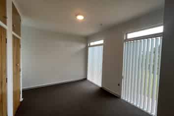 27 Ealing Crescent, Beachlands