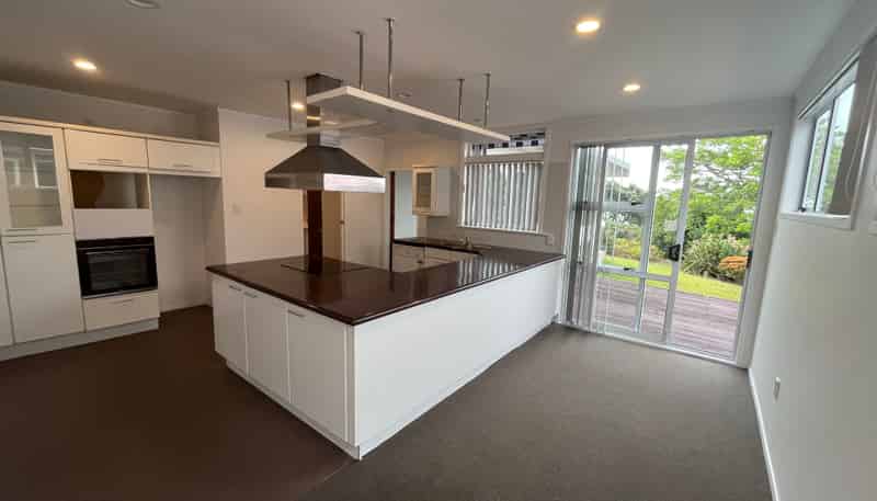 27 Ealing Crescent, Beachlands