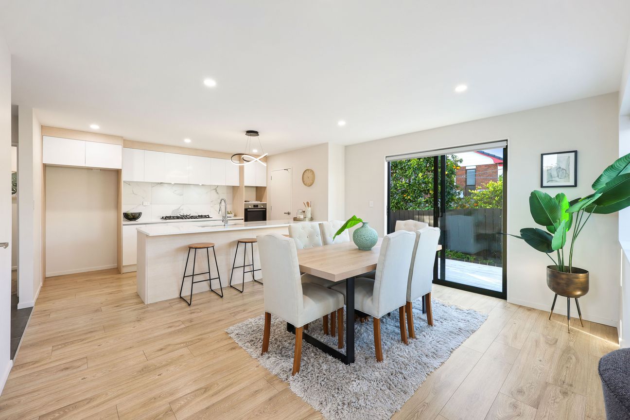 Vacant Home-Serious Motivation to Sell! - Vista 3