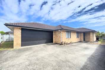 35 Parkside Drive, Huntington