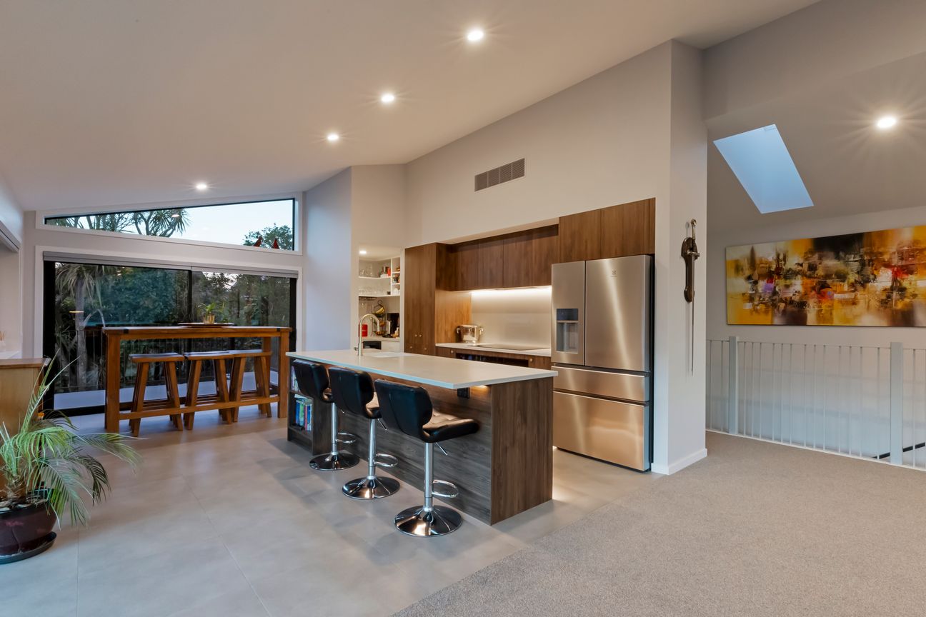 Two Living Options, One Exceptional Address - Fler