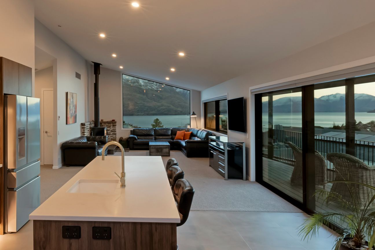 Two Living Options, One Exceptional Address - Bild 5