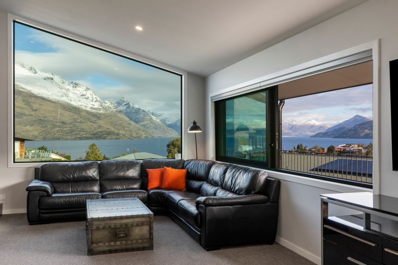 Two Living Options, One Exceptional Address - Bild 3