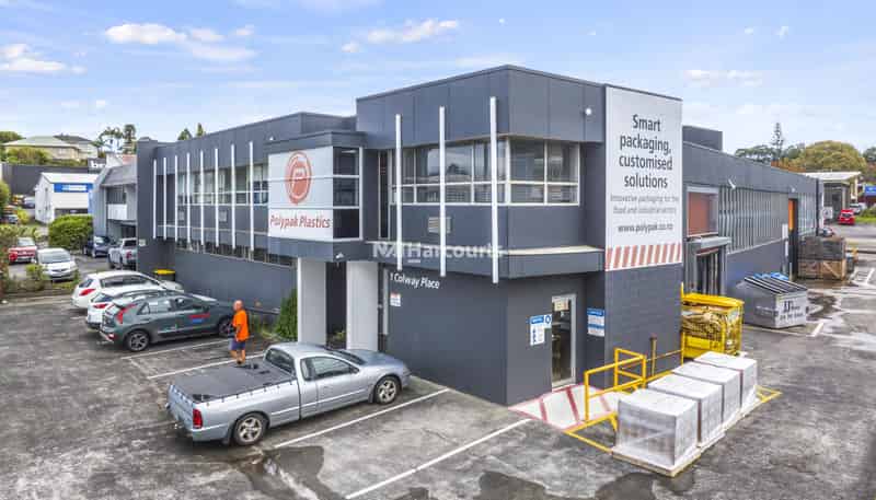 1 Colway Place, Wairau Valley
