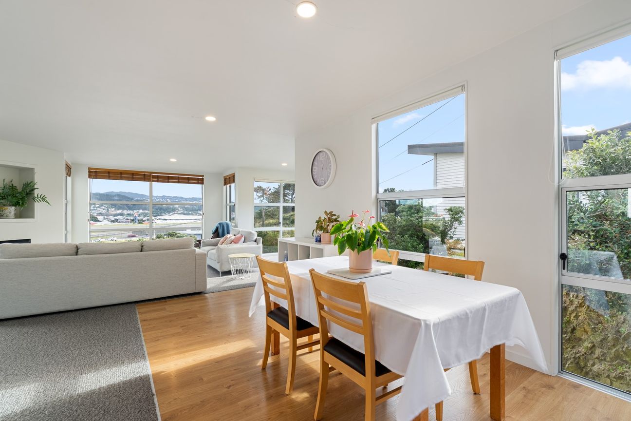 A Front Row Seat to Wellington's Finest Views - Vista 6