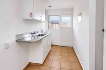 15/16  Alma Road, Gonville