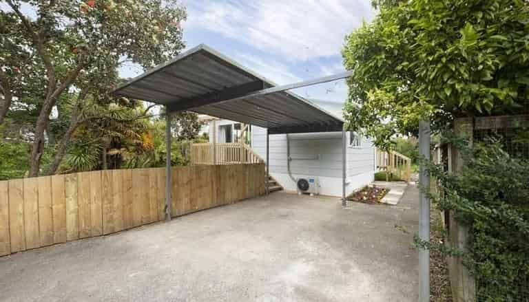18D Sarona Avenue, Glen Eden