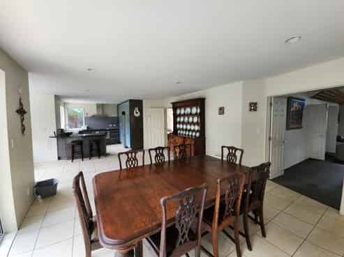 14 Golf Road , Epsom