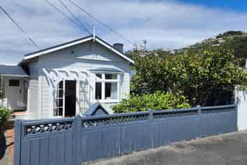 13 Toru Street, Lyall Bay